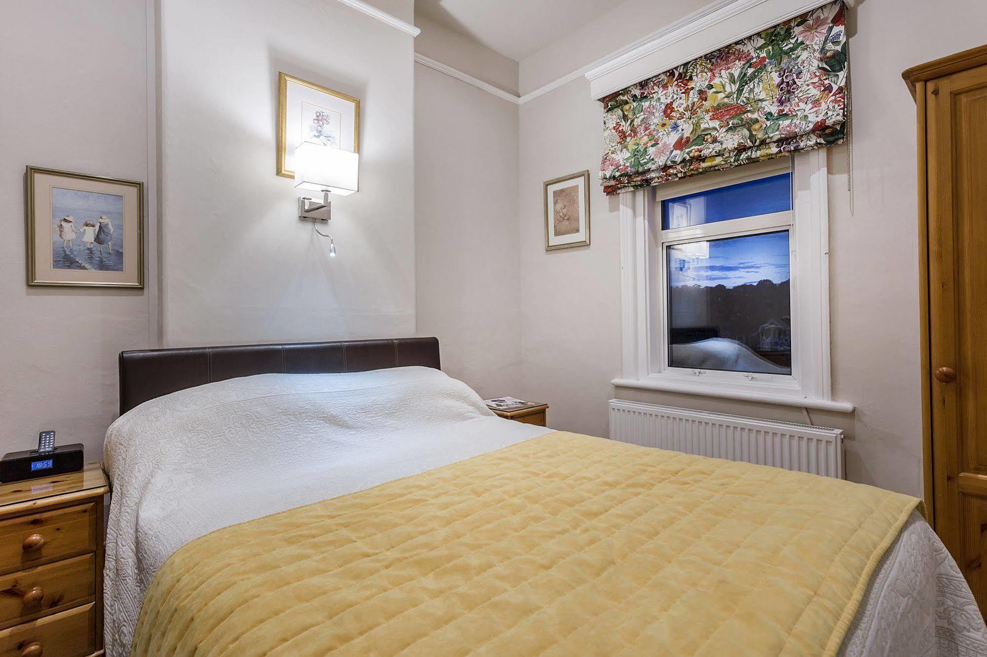 Aquae Sulis Bed & Breakfast Bath Exterior photo
